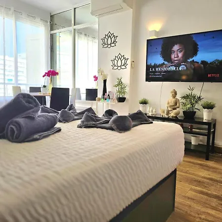 아파트 The Harmony Luxe Center With Free Private Parking And Seasonal Pool Free Wifi And Netflix By Namaste Elite