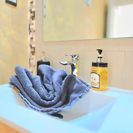 The Harmony Luxe Center With Seasonal Pool Free Wifi And Netflix By Namaste Elite Apartamento Torremolinos