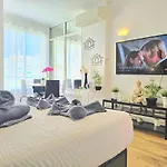 The Harmony Luxe Center With Free Private Parking And Seasonal Pool Free Wifi And Netflix By Namaste Elite