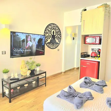 The Harmony Luxe Center With Free Private Parking And Seasonal Pool Free Wifi And Netflix By Namaste Elite *