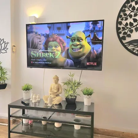 Apartamento The Harmony Luxe Torremolinos City Center With Free Private Parking And Seasonal Pool Free Wifi And Netflix By Namaste Elite Torremolinos