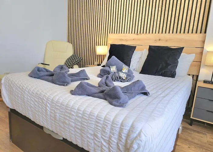Appartement The Harmony Luxe Torremolinos City Center With Free Private Parking And Seasonal Pool Free Wifi And Netflix By Namaste Elite Torremolinos