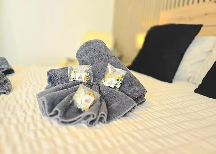 The Harmony Luxe Torremolinos City Center With Free Private Parking And Seasonal Pool Free Wifi And Netflix By Namaste Elite Torremolinos