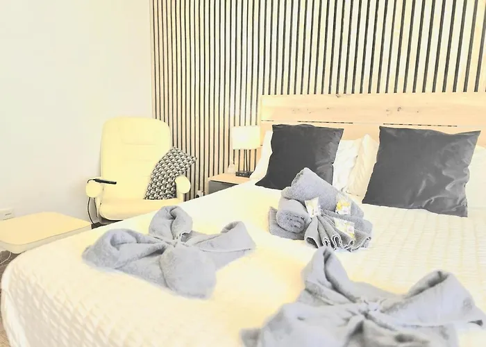 Appartement The Harmony Luxe Torremolinos City Center With Free Private Parking And Seasonal Pool Free Wifi And Netflix By Namaste Elite