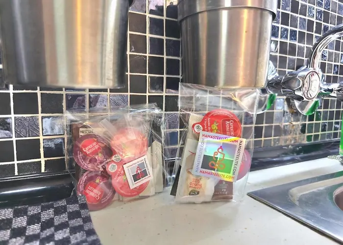 The Harmony Luxe Torremolinos City Center With Free Private Parking And Seasonal Pool Free Wifi And Netflix By Namaste Elite Apartamento *