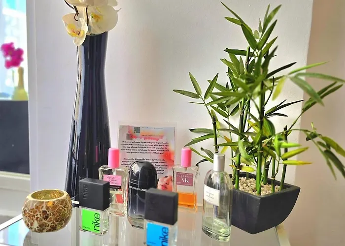 The Harmony Luxe Torremolinos City Center With Free Private Parking And Seasonal Pool Free Wifi And Netflix By Namaste Elite Apartamento Torremolinos