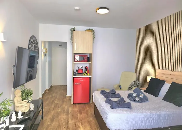 Apartment The Harmony Luxe Center With Seasonal Pool Free Wifi And Netflix By Namaste Elite