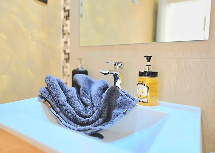 The Harmony Luxe Center With Seasonal Pool Free Wifi And Netflix By Namaste Elite Apartment Torremolinos