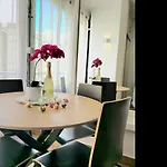 The Harmony Luxe Center With Free Private Parking And Seasonal Pool Free Wifi And Netflix By Namaste Elite טורמולינוס